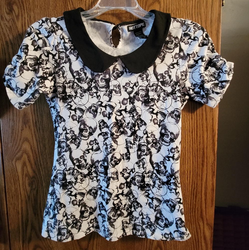 Hot Topic Skull Top